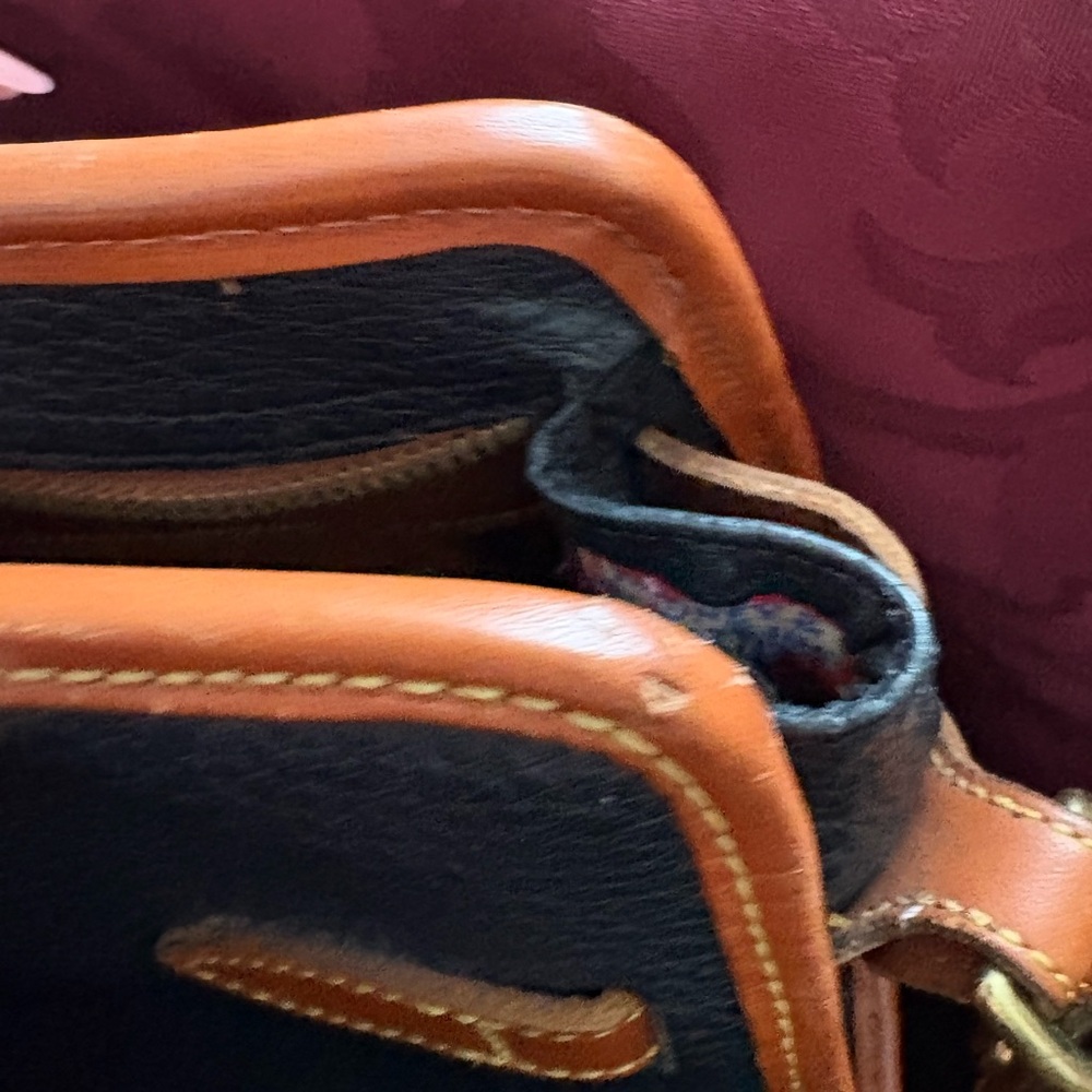 Vintage Rare Dooney & Bourke Black and Brown Leather Crossbody Bag - Picture 4 of 5
